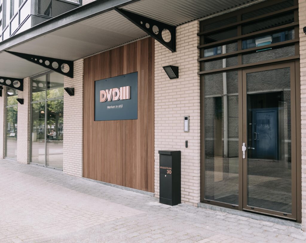 Kantoor verzamelpand DVDIII, Brabantplein 30, in Uden.